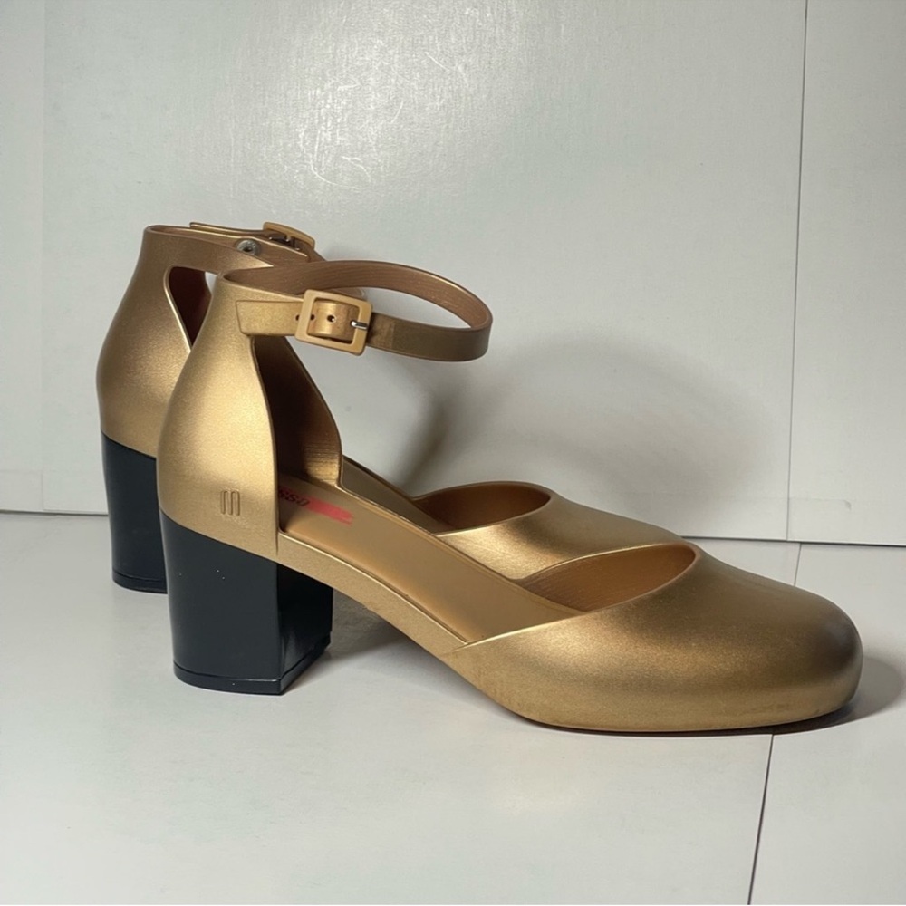 Melissa Elegant Gold and Black Heels - Picture 6 of 16